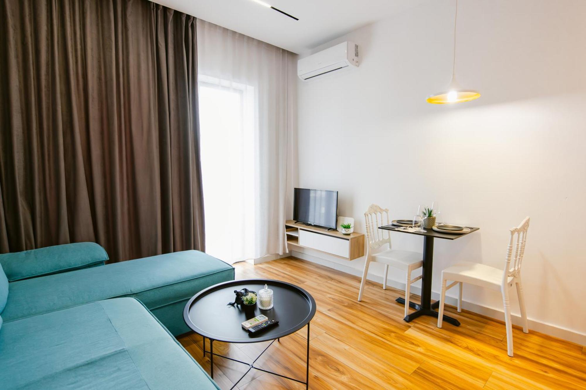 Durres Str Modern Apartments - The Nest Tirana Exterior photo